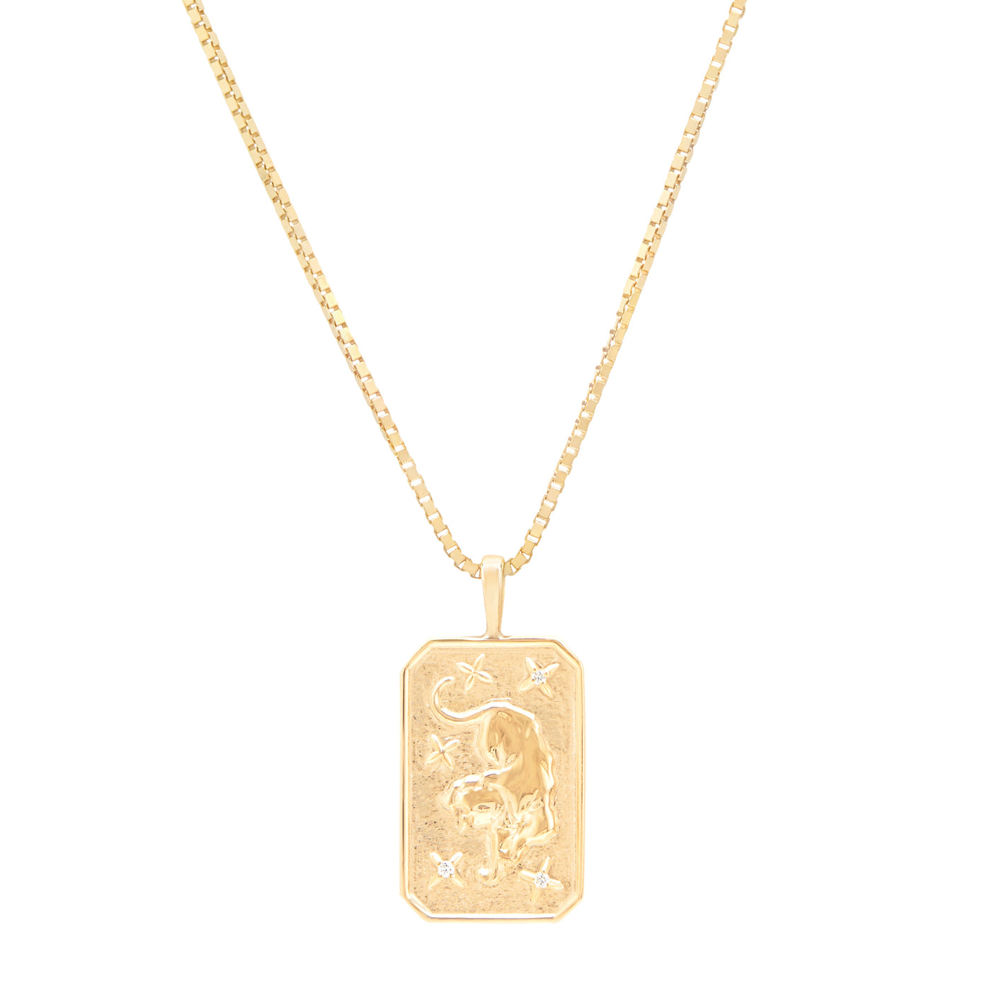 Tiger pendent yellow gold with box chain on white background with diamond details