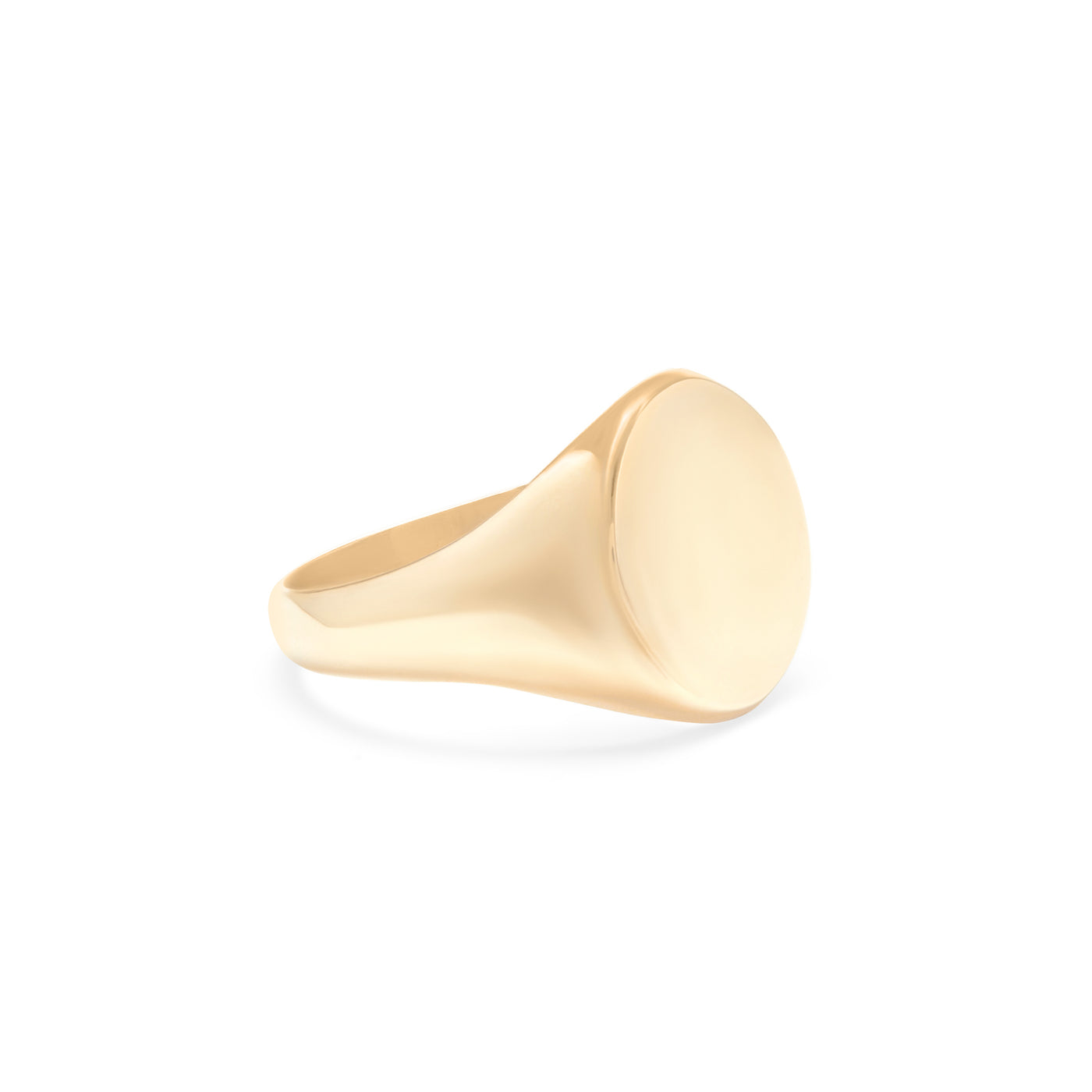 Yellow gold men’s signet ring with a round flat top that can be engraved